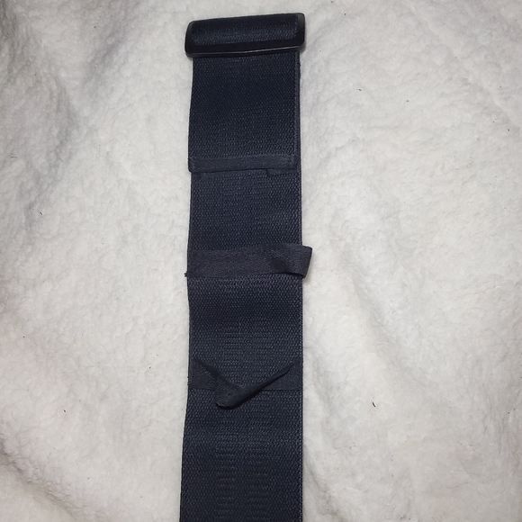 Black Glute band adjustable resistance band - Picture 6 of 8
